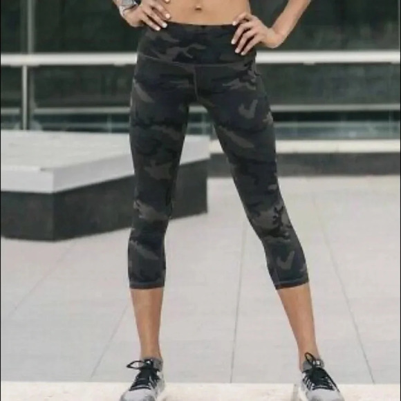 Zyia Camo Forrest Luxe Highrise Legging - Picture 1 of 7